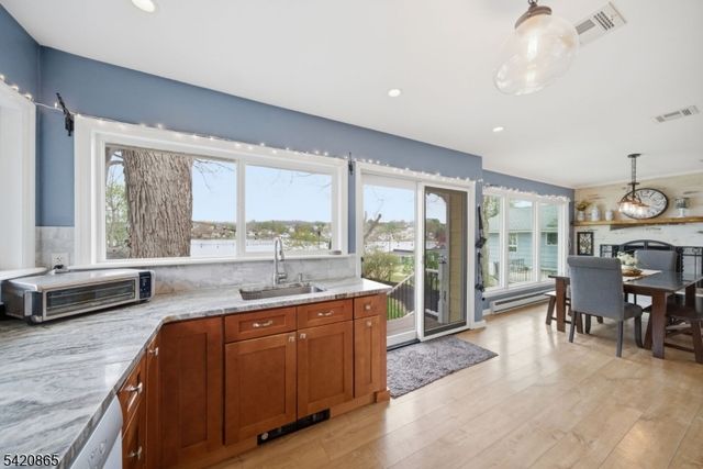 19 Musconetcong Ave, Stanhope Boro, NJ 07874
