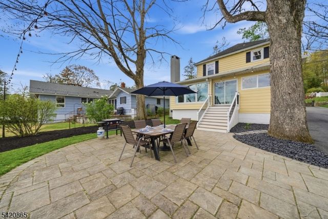 19 Musconetcong Ave, Stanhope Boro, NJ 07874