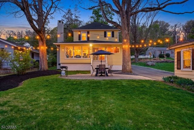 19 Musconetcong Ave, Stanhope Boro, NJ 07874