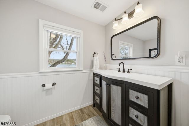 19 Musconetcong Ave, Stanhope Boro, NJ 07874