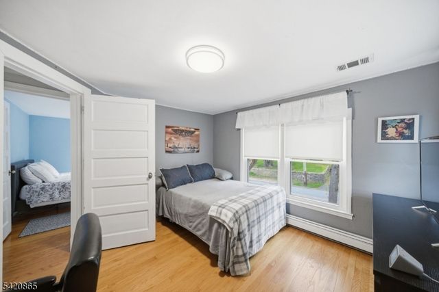 19 Musconetcong Ave, Stanhope Boro, NJ 07874