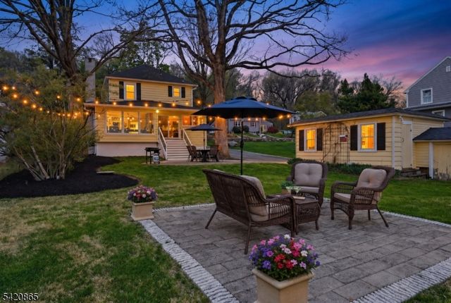 19 Musconetcong Ave, Stanhope Boro, NJ 07874