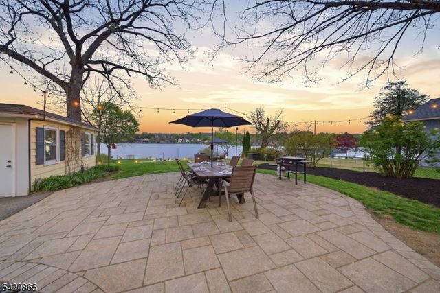19 Musconetcong Ave, Stanhope Boro, NJ 07874