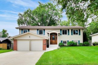 21W579 Kensington Road, Glen Ellyn, IL 60137