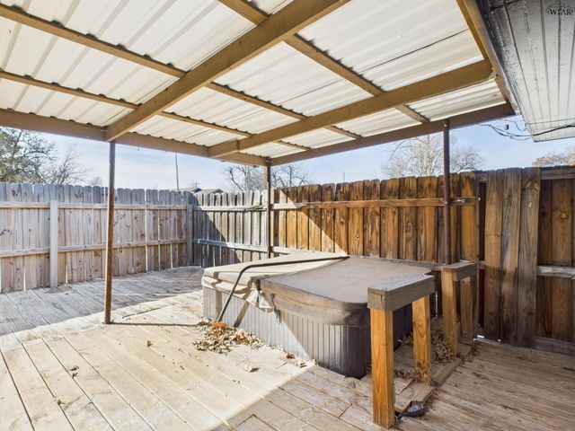 3011 GORDON STREET, Vernon, TX 76384