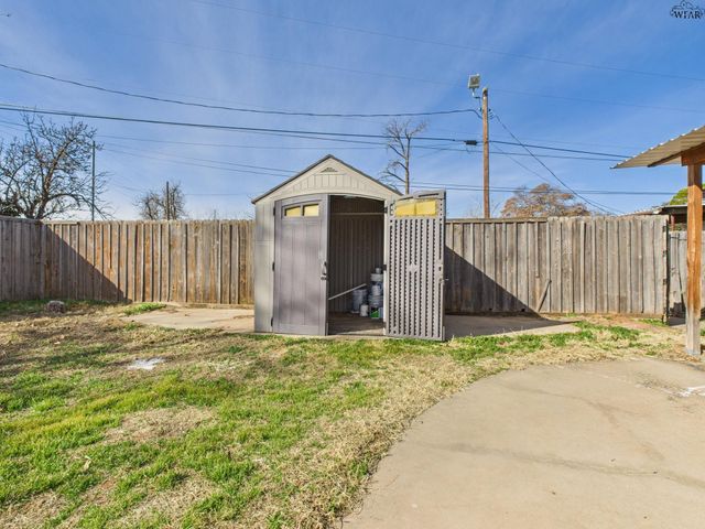 3011 GORDON STREET, Vernon, TX 76384