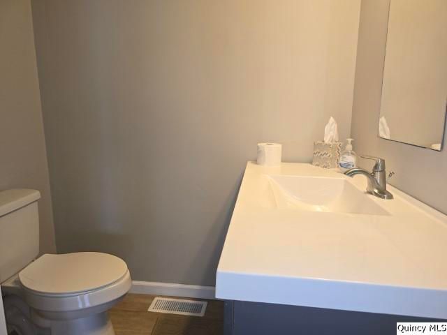 670 E 1st Street, Dallas City, IL 62330