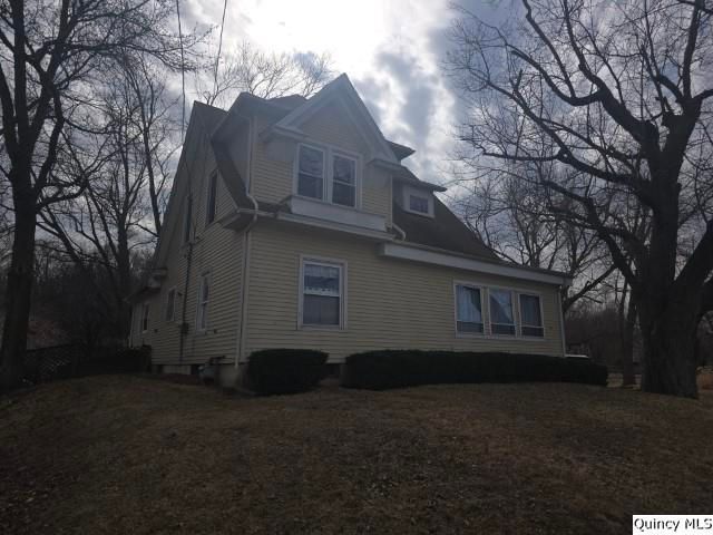 670 E 1st Street, Dallas City, IL 62330