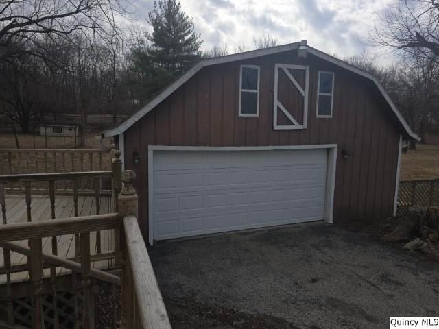 670 E 1st Street, Dallas City, IL 62330