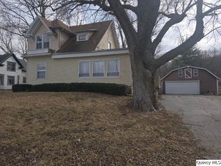 670 E 1st Street, Dallas City, IL 62330