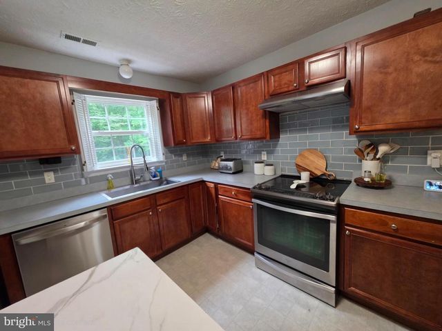 112 ASHLEY DR, Winchester, VA 22602