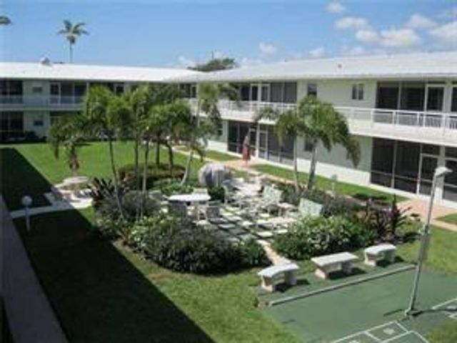 2100 NE 38th Street 217, Lighthouse Point, FL 33064
