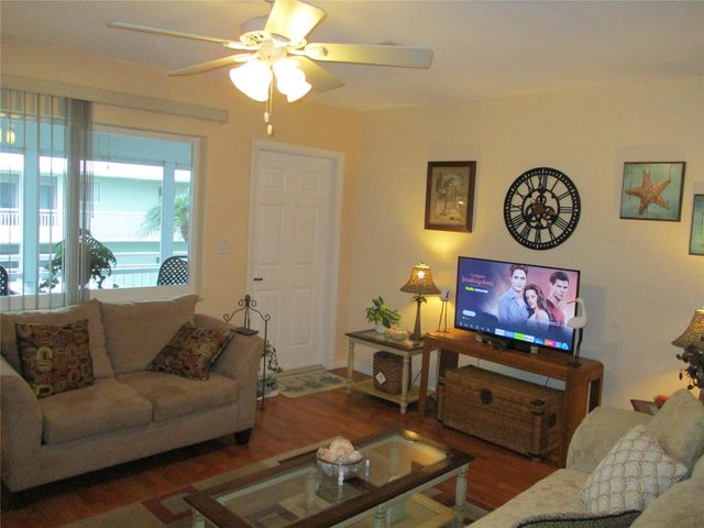 2100 NE 38th Street 217, Lighthouse Point, FL 33064
