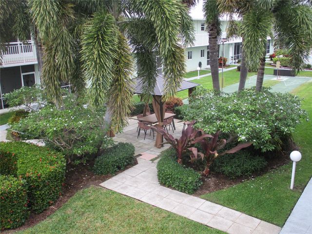 2100 NE 38th Street 217, Lighthouse Point, FL 33064