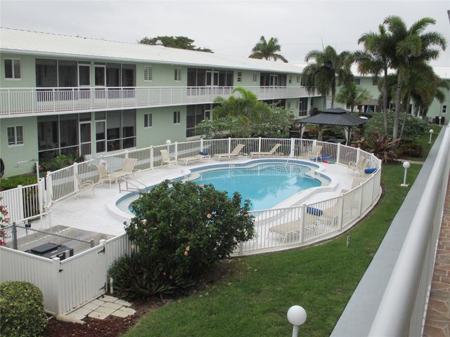 2100 NE 38th Street 217, Lighthouse Point, FL 33064