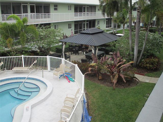 2100 NE 38th Street 217, Lighthouse Point, FL 33064