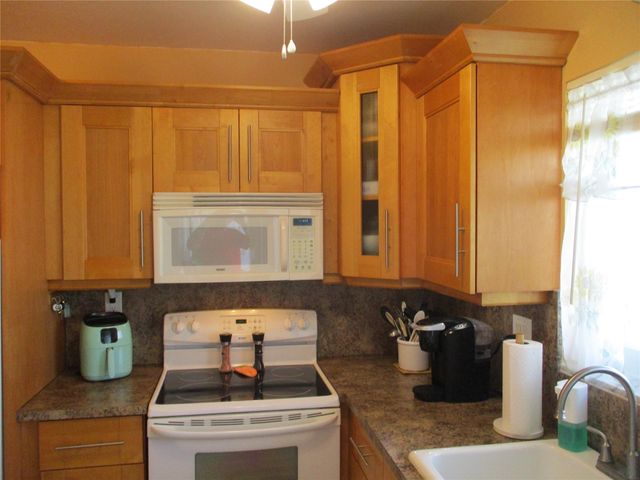 2100 NE 38th Street 217, Lighthouse Point, FL 33064