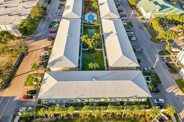 2100 NE 38th Street 217, Lighthouse Point, FL 33064
