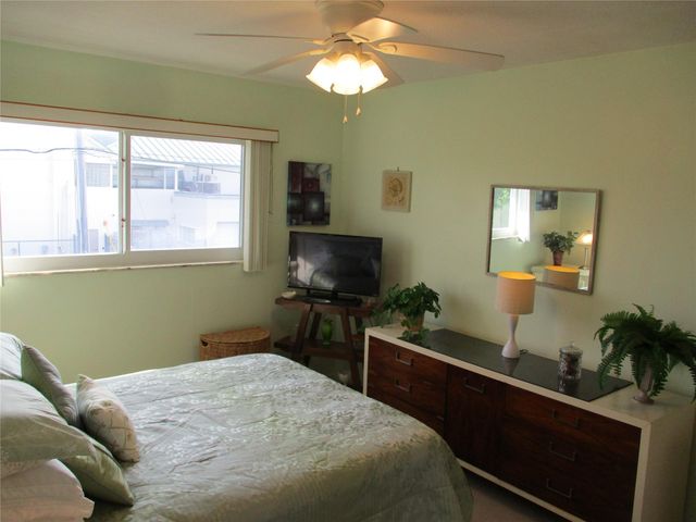 2100 NE 38th Street 217, Lighthouse Point, FL 33064