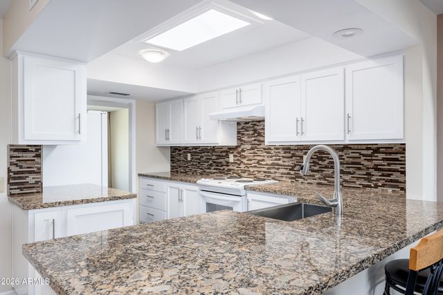 9811 W REDWOOD Drive, Sun City, AZ 85351