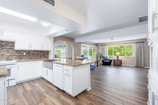 9811 W REDWOOD Drive, Sun City, AZ 85351