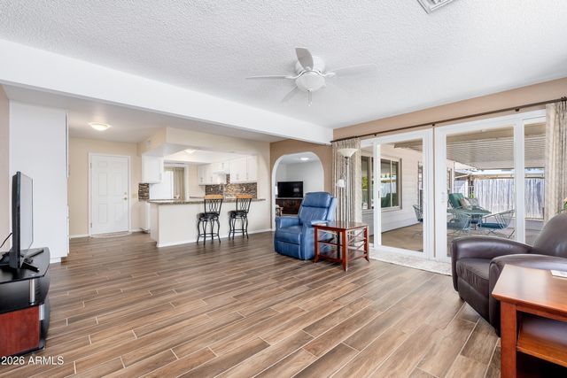 9811 W REDWOOD Drive, Sun City, AZ 85351