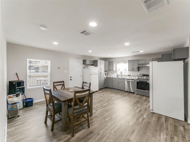 157 Lakeview Drive S, Livingston, TX 77351