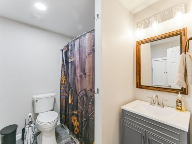 157 Lakeview Drive S, Livingston, TX 77351