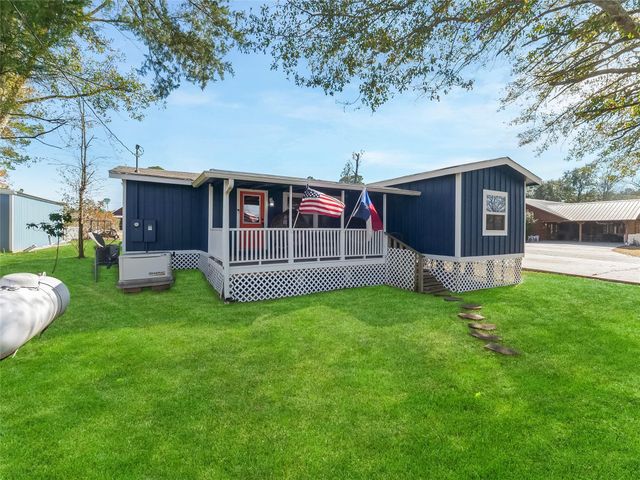 157 Lakeview Drive S, Livingston, TX 77351