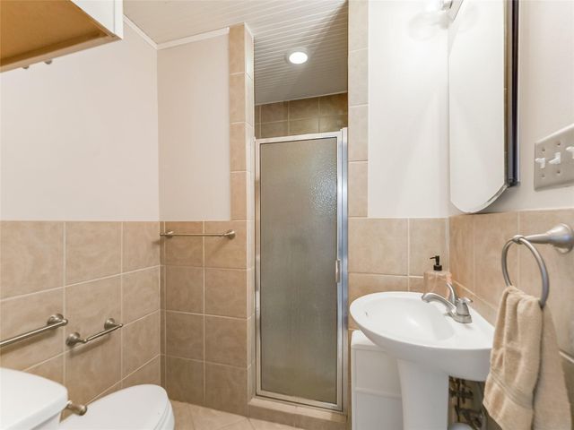 157 Lakeview Drive S, Livingston, TX 77351