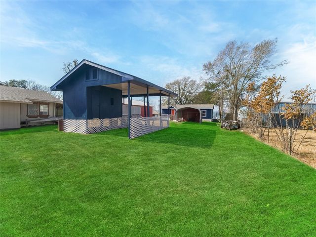 157 Lakeview Drive S, Livingston, TX 77351