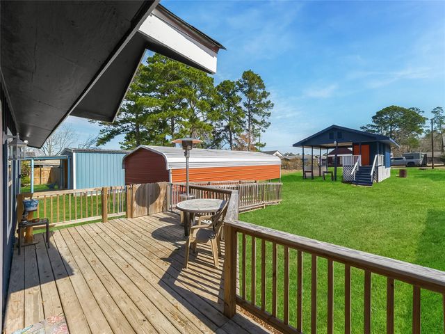 157 Lakeview Drive S, Livingston, TX 77351