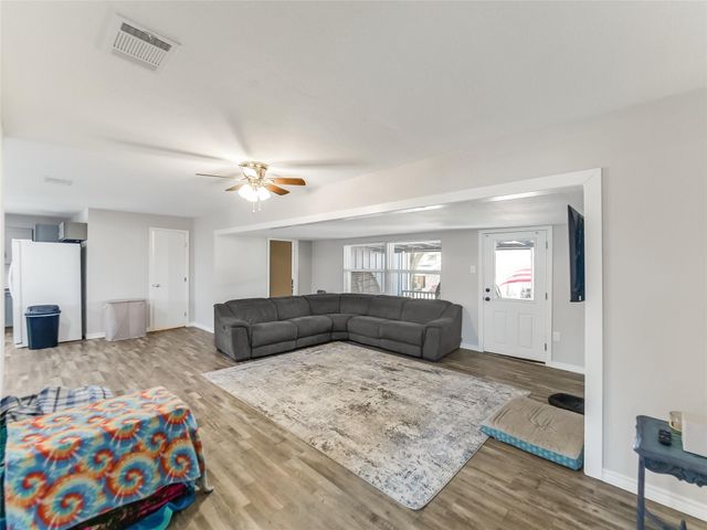 157 Lakeview Drive S, Livingston, TX 77351