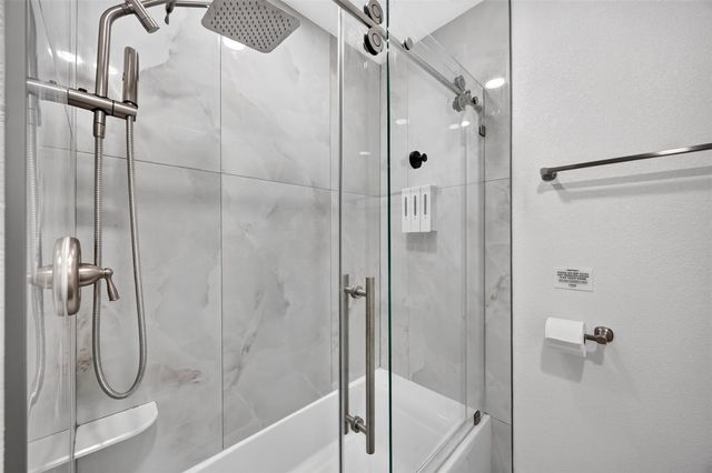 5032 Madalyn Lane, Houston, TX 77021