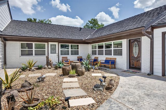 5032 Madalyn Lane, Houston, TX 77021
