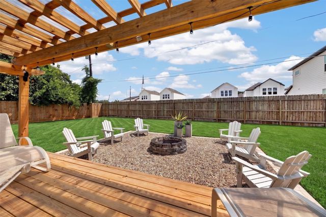 5032 Madalyn Lane, Houston, TX 77021