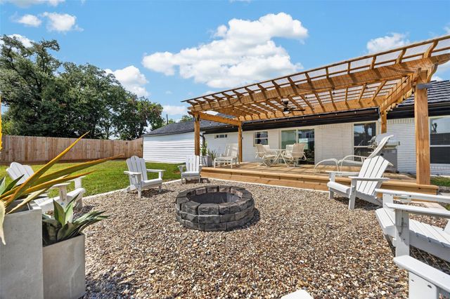 5032 Madalyn Lane, Houston, TX 77021