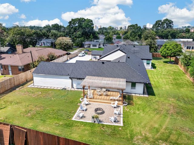 5032 Madalyn Lane, Houston, TX 77021