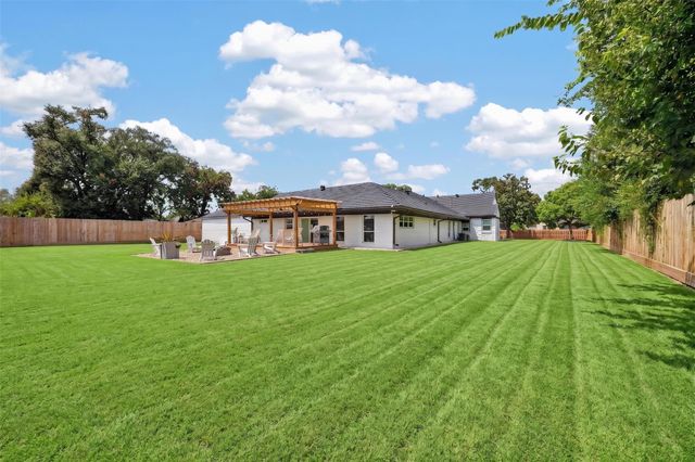 5032 Madalyn Lane, Houston, TX 77021