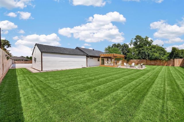 5032 Madalyn Lane, Houston, TX 77021