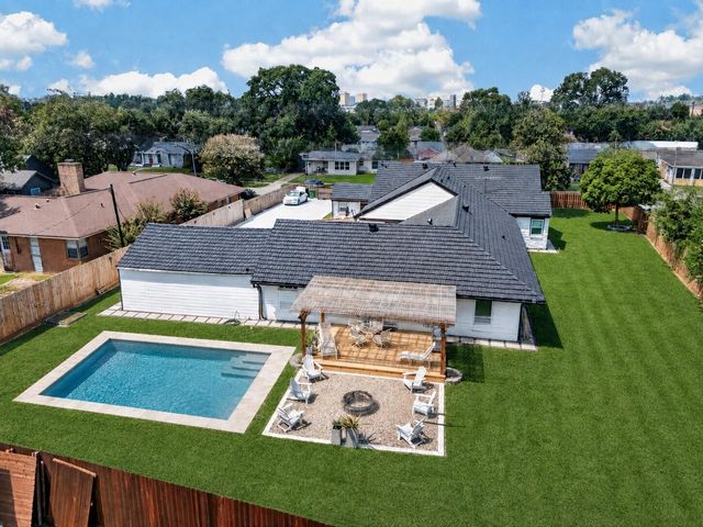 5032 Madalyn Lane, Houston, TX 77021