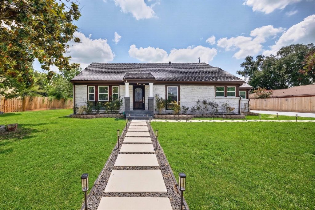 5032 Madalyn Lane, Houston, TX 77021
