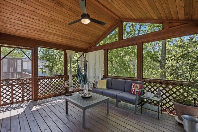 115 Wall Street, Eureka Springs, AR 72632
