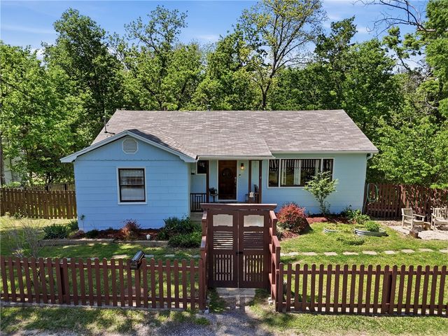 115 Wall Street, Eureka Springs, AR 72632