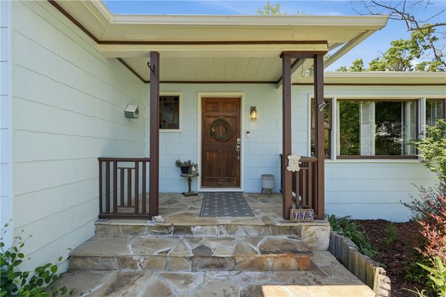 115 Wall Street, Eureka Springs, AR 72632