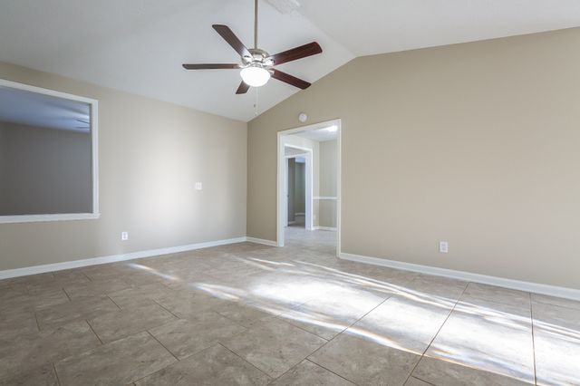 200 Oakmont Dr, La Vergne, TN 37086