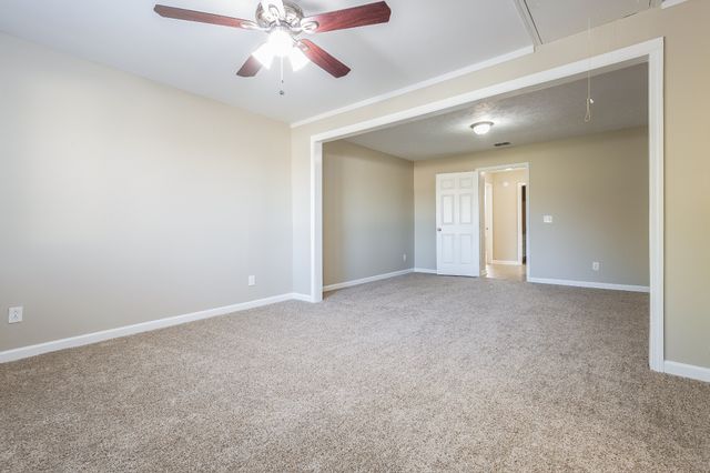 200 Oakmont Dr, La Vergne, TN 37086