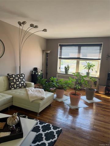 20 Wendell Street 34E, Hempstead, NY 11550
