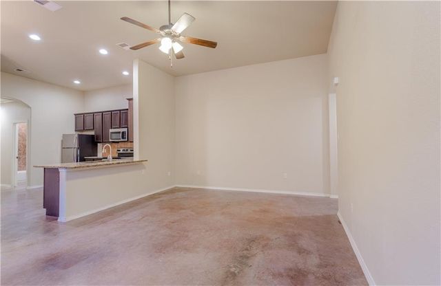 421 Jack Rabbit LN B, Buda, TX 78610