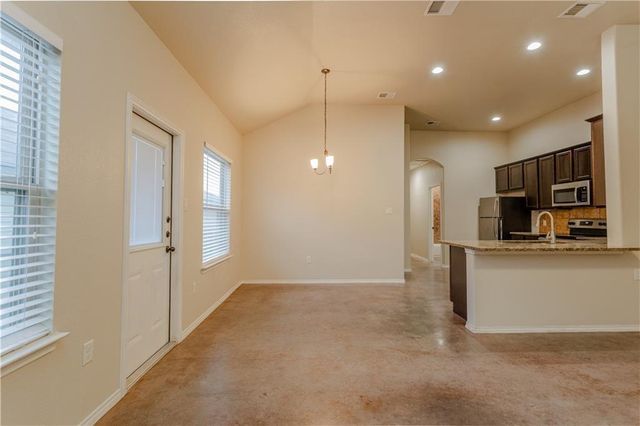 421 Jack Rabbit LN B, Buda, TX 78610